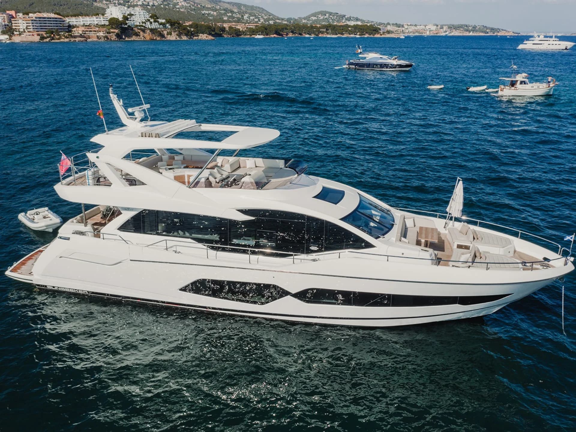 LADY M – Motor Yacht (Sunseeker 76)